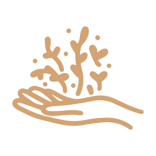 Una mano sosteniendo una guirnalda.